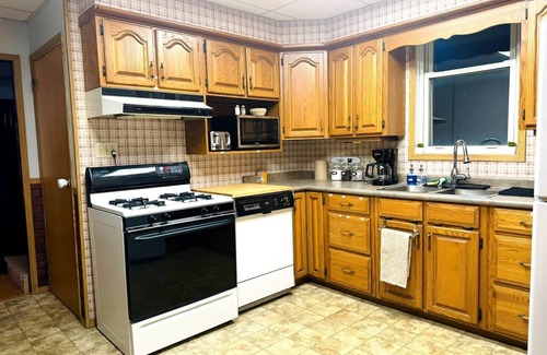 Chatham-Kent House | Family Home - Close to watersports