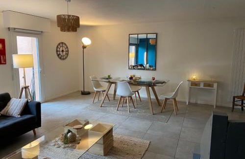 Merignac House | Family home