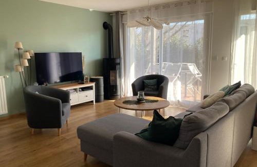 Plescop Apartment | Family home