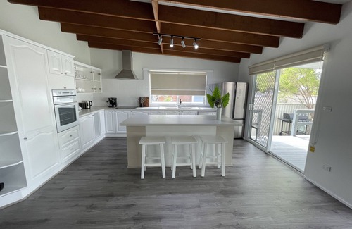 Budgewoi House | Family home in Budgewoi - Central Coast - 10 minutes to the Entrance