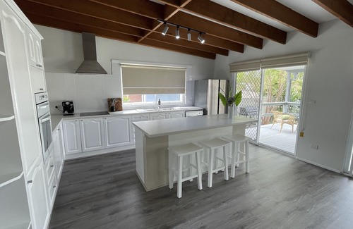 Budgewoi House | Family home in Budgewoi - Central Coast - 10 minutes to the Entrance