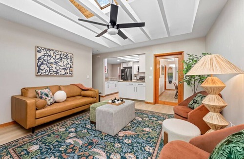 Interchange Square House | Family home in Heart of Palm Bay with TVs in rooms