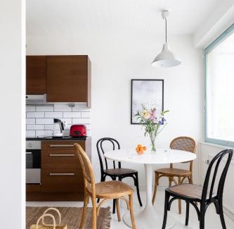 Kallio Apartment | Family home in Kallio beside metro w/free parking