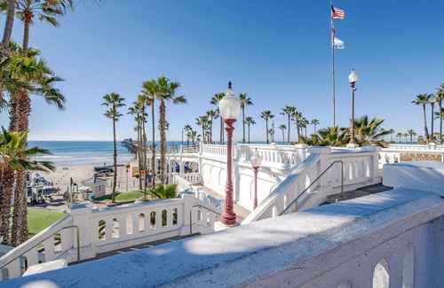 Ivey Ranch - Rancho Del Oro Apartment | Family home in Oceanside Large 2Bed2Bath King & two Queen beds POOL & play areas