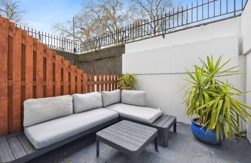 Kings Cross St. Pancras Apartment | Family Home in Zone 1, 4 Double Bedrooms, King's Cross