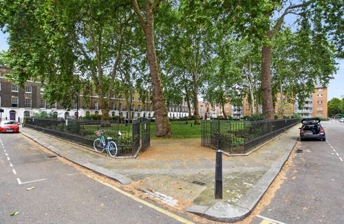 Kings Cross St. Pancras Apartment | Family Home in Zone 1, 4 Double Bedrooms, King's Cross