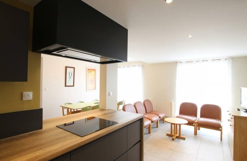 Biville Cottage | Family Home near Dunes with Terrace, Wi-Fi & Parking