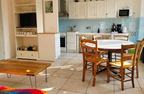 Souppes-sur-Loing House | Family home sleeps 10, 1 hour from Paris