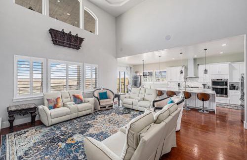 Hudson Villa | Family Home W Hot Tub Near Red Rocks