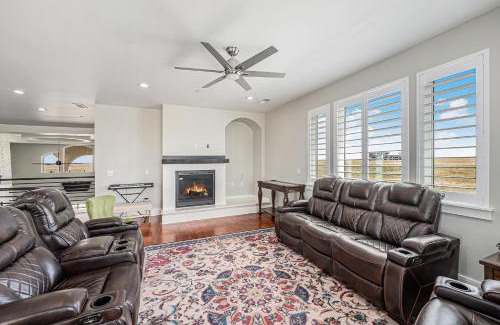 Hudson Villa | Family Home W Hot Tub Near Red Rocks
