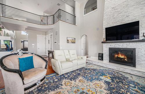 Hudson Villa | Family Home W Hot Tub Near Red Rocks