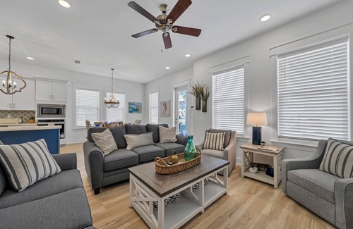 Dune Allen Beach House | Family home with 5 Bd with decks, 5bth with 5 Pk spts, Rooftop - 5 Min to Beach!