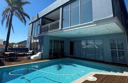 Yokine House | family home with big pool