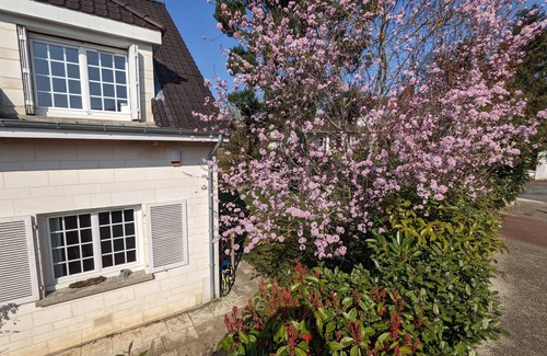 Bailly House | Family home with garden near Versailles