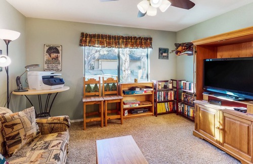 Flagstaff House | Family Home with Golf Course & Lake Views, Patio, Firepit, WiFi & Central AC