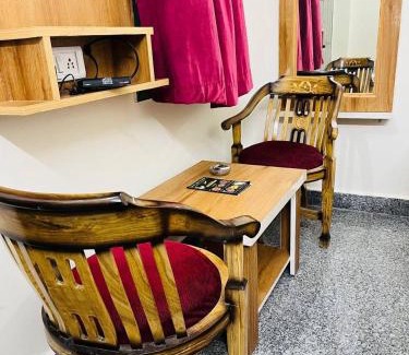 Haridwar Hotel | FAMILY HOTEL - RAJ near railway station