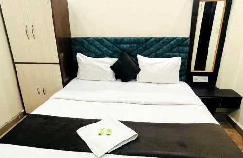 Haridwar Hotel | FAMILY HOTEL - RAJ near railway station