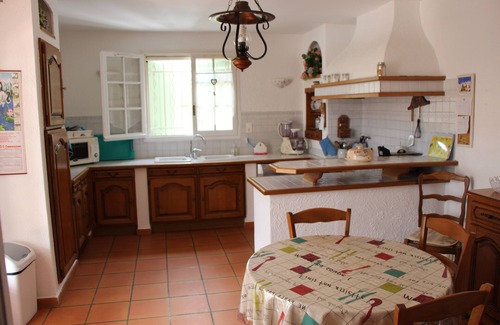 Chateauneuf-du-Pape House | Family house with pool garden Châteauneuf du Pape