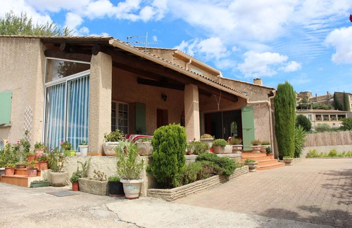 Chateauneuf-du-Pape House | Family house with pool garden Châteauneuf du Pape