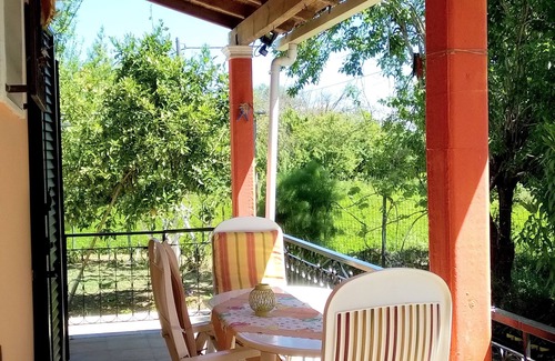 Melikia House | Family House beside the River