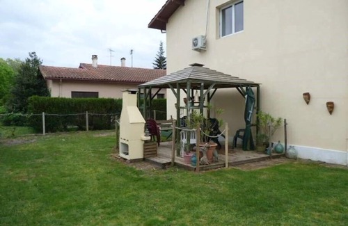 Bias Apartment | Family house for 6 people in Bias, 9km from Lespecier beach