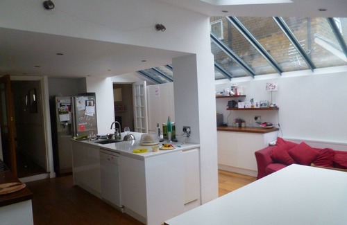 Stroud Green House | Family house great kitchen zone 2, only a 6 min walk to tube