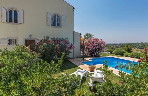 Cervar Cottage | Family house in a peaceful location, with private pool and BBQ in garden