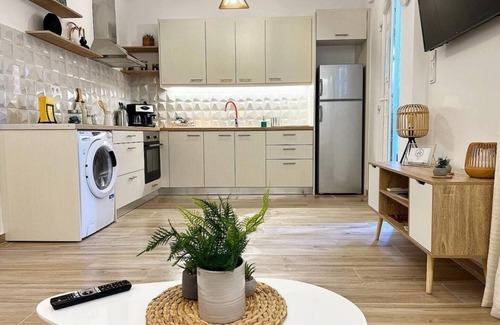 Syros Apartment | Family house, just 5 minutes from Ermoupolis Miaouli square