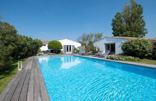 Les Portes-en-Re House | Family house oeverlooking the Golf in a 7500sq mt garden