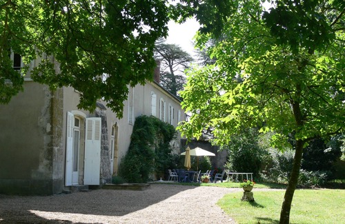Chateaudun House | Family house surrounded by a large park with large capacity Home