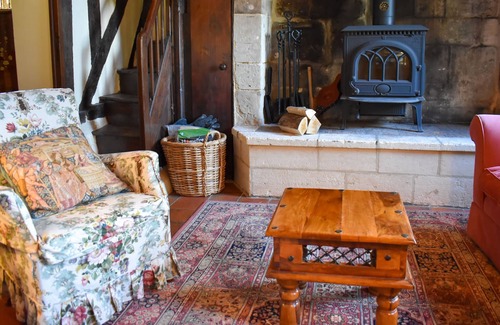 Beaufour-Druval House | Family house with fireplace