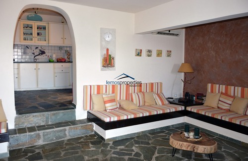 Koundouros House | Family house with a sea view for rent in the area of Koundouros