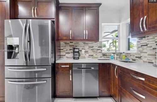 Melaleuca Gardens House | Family House with only 10 min from the beach.