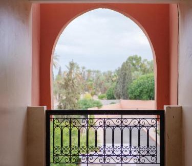 Daoudiate Apartment | Family Illuminated Apartment With Pool