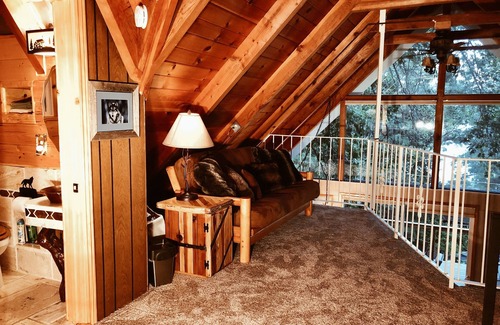Lakehead House | Family lake house next to Sugarloaf Marina with a huge deck, views & game room