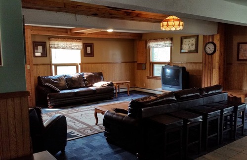 Emily Cabin | Family Lodge - 12~BR with 7~BA - Great for Reunions!