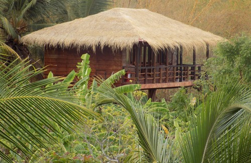 Inamaluwa Villa | Family n Eco Friendly with comfortable rooms ,Villas ,Tree houses and Pool.