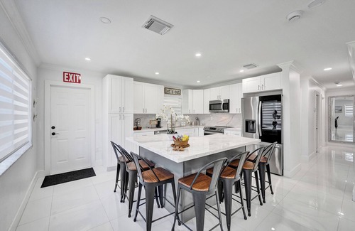 Driftwood House | Family Oasis II Private Pool House II Hard Rock Hollywood