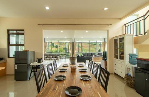 Bandung Villa | Family Only Spacious Hill View Villa - De Reiz Zakir Syariah 5BR