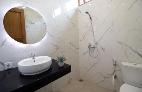 Bandung Villa | Family Only Villa Private Pool with City View - De Reiz Ara Syariah 4BR