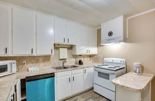 Overton House | Family Overton Vacation Rental ~ 21 Mi to Tyler!