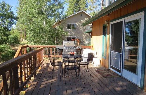 Pioneer Trail Cabin | Family & Pet Friendly, Enjoy a Relaxing Vacation in Tahoe