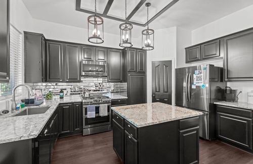 Gilbert House | Family & Pet friendly Gilbert 6bd, heated pool/WiFi near SanTan Village/TopGolf
