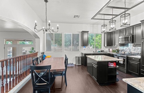 Gilbert House | Family & Pet friendly Gilbert 6bd, heated pool/WiFi near SanTan Village/TopGolf