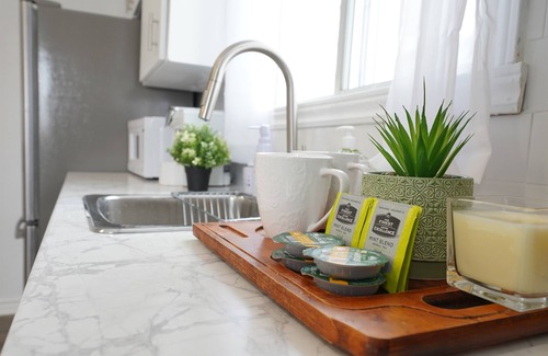 Cornwall House | Family & Pet Friendly Modern Bright Bungalow