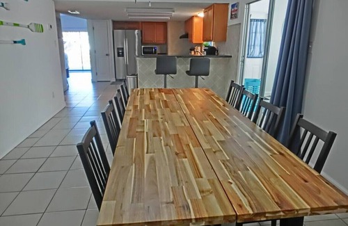 Weeki Wachee Gardens House | Family & Pet-Friendly Weeki Wachee Home w/Kayaks, Games & Firepit