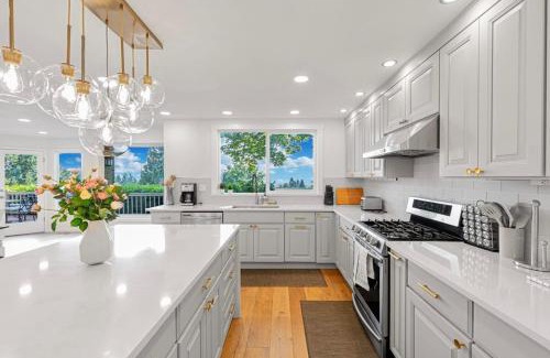 Overlake House | Family Redmond Home with AC 3 mins to MSFT