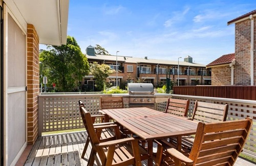 Killarney Vale House | Family Relaxation, close to Lake and Beaches.