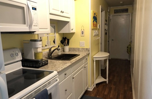 Morehead City Condo | Family resort atmosphere on beautiful Atlantic Beach, North Carolina