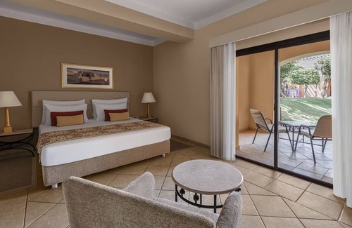 Makadi Bay Hotel | Family-Retreat Room with Outdoor Pool | Steps from Private Beach in Makadi